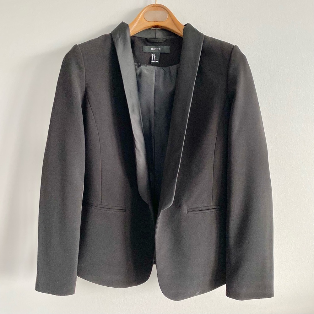 Forever 21 Black Blazer with Satin Trim Size Small